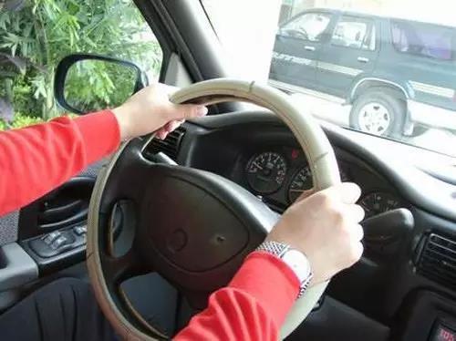 方向盤能診斷汽車問題？這3點(diǎn)90％的人不知道