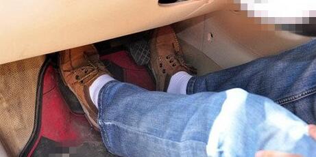 新手踩離合方法